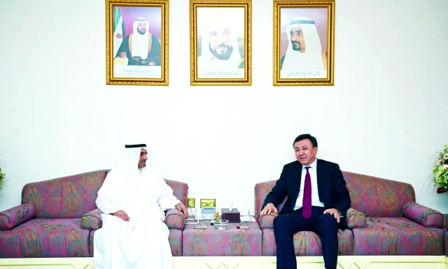 "■ حمد الشرقي خلال استقباله اومورالييف قوبانيشبيك | وام"