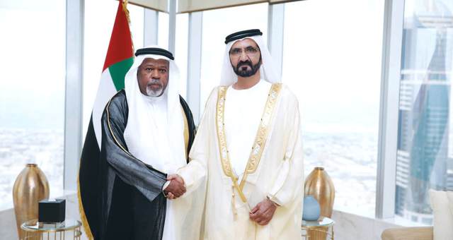 "■ ..وسموه يصافح بلال البدور"