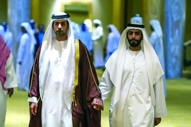 "طحنون بن محمد مستقبلا سرور وسيف بن محمد"