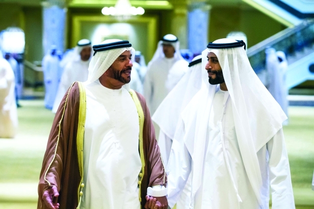 "طحنون بن محمد مستقبلا سرور وسيف بن محمد"