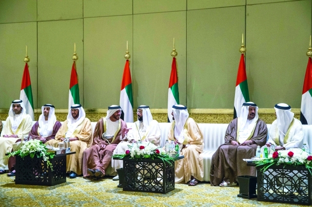 "طحنون بن محمد مستقبلا سرور وسيف بن محمد"