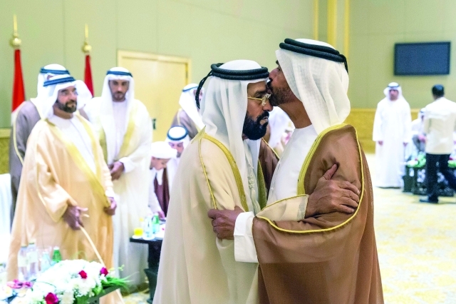"طحنون بن محمد مستقبلاً سرور وسيف بن محمد ونهيان بن زايد"
