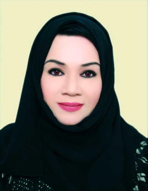 "موزة الشومي"