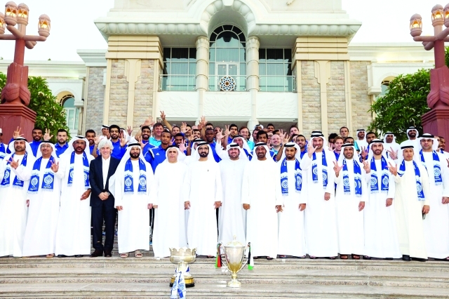 "■ محمد بن راشد يستقبل فريق النصر بطل كأس رئيس الدولة بحضور أحمد بن سعيد وسعيد ومكتوم بن حمدان | تصوير: خليفة عيسى"