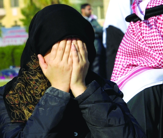 "التقاليد العشائرية الممتهنة لكرامة المرأة تقترب من ممارسات التنظيمات الإجرامية"