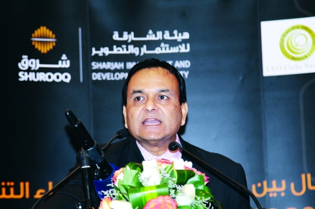 "■ طارق نظامي"