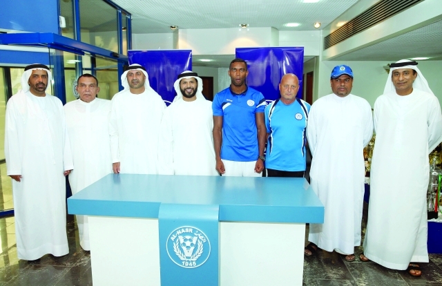 "■ بن غليطة وأبو الشوارب مع نصيب يتوسطون الحضور | البيان"