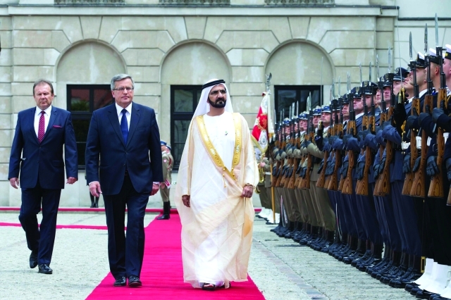 "نائب رئيس الدولة والرئيس البولندي يستعرضان حرس الشرف"