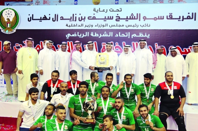 "■ شرطة دبي تتسلم درع التفوق العام | من المصدر"