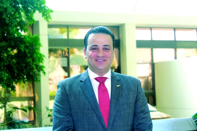 "■ خميس قزاز"