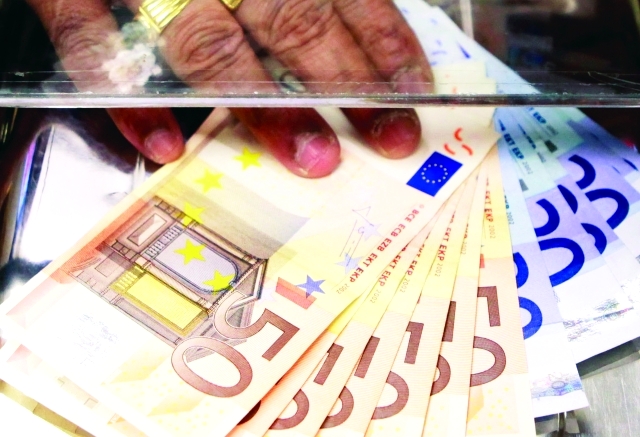 اليونان مستعدة لتسوية صعبة لأزمة الديون