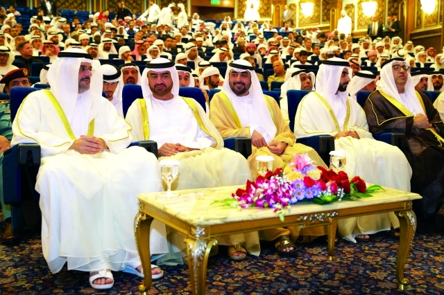 "■ ولي عهد الشارقة وعبد الله بن سالم والشيوخ وعبد الرحمن العويس"