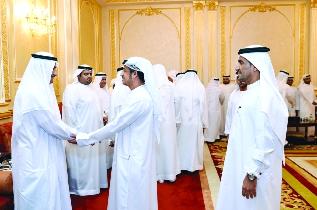 "ويتلقى التهاني بالشهر الفضيل من جموع المواطنين"
