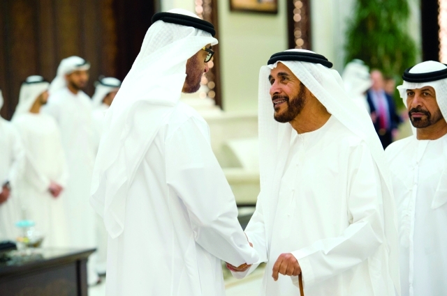 "■ سموه في حديث مع أحد الضيوف"