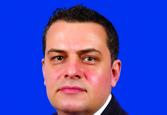 "■ يسار جرار"