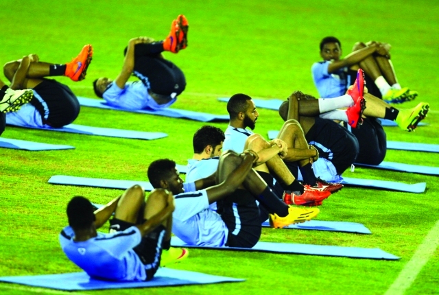 "■ جانب من تدريبات العنابي | البيان"