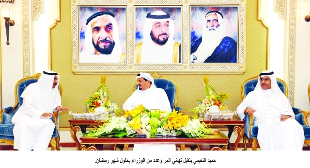 "حميد النعيمي مستقبلاً محمد المر بحضور أحمد حميد الطاير"