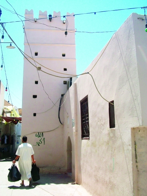 " جامع الناقة العتيق بطرابلس"