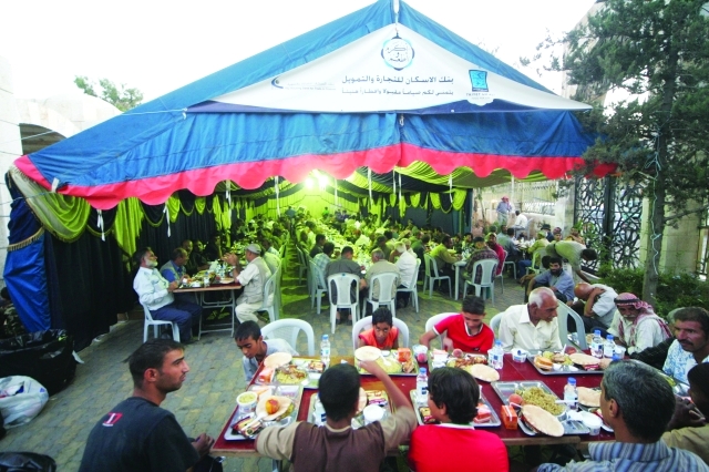 " موائد الرحمن من بركات رمضان"