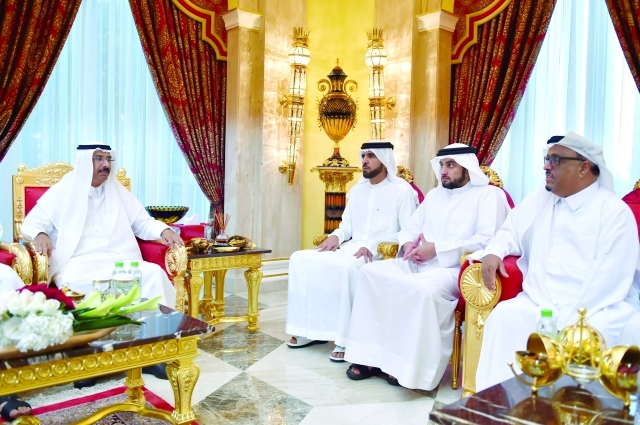 "محمد المر وأحمد بن محمد وضاحي خلفان"