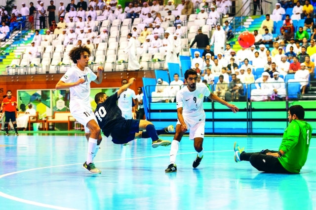 "■ منافسات كرة قدم الصالات تحظى بمتابعة جماهيرية كبيرة في دورة ند الشبا | البيان"