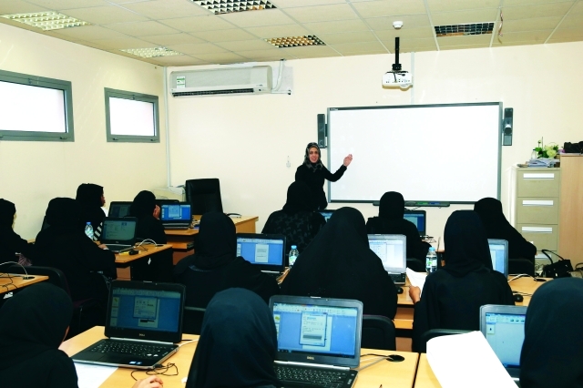 "■ أحد الفصول الدراسية في كلية الدراسات الإسلامية والعربية بدبي | أرشيفية"