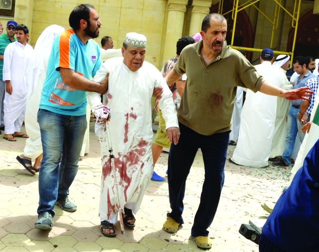 "Ⅶ وإسعاف أحد الجرحى | إي.بي.إيه"