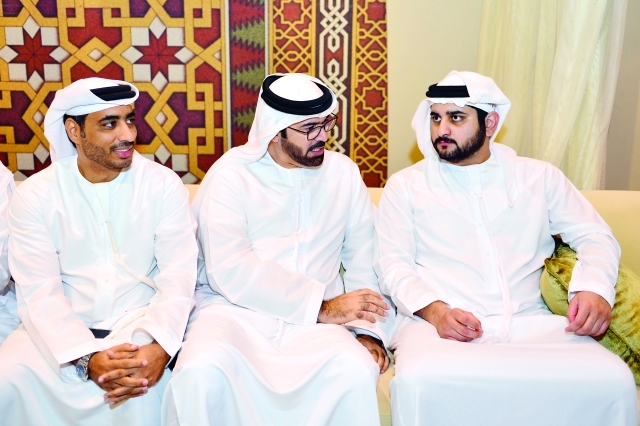 "مكتوم بن محمد ومحمد القرقاوي وسامي الريامي"