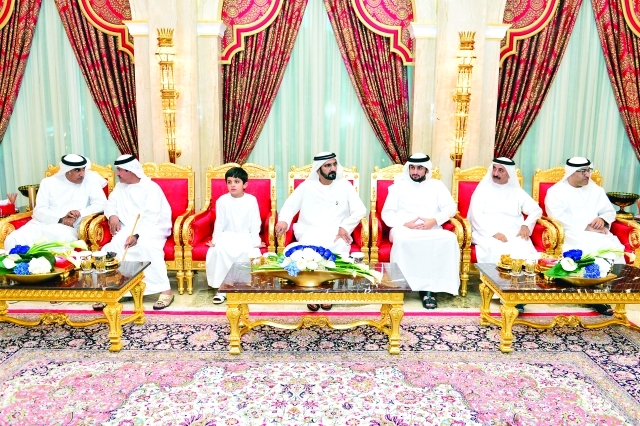 "■ محمد بن راشد خلال لقاء القيادات الرياضية بحضور أحمد بن محمد وسلطان بن حمدان آل نهيان وحشر بن مكتوم وعبد الرحمن العويس ومحمد الرميثي | تصوير: سيف محمد ومحمد هشام"