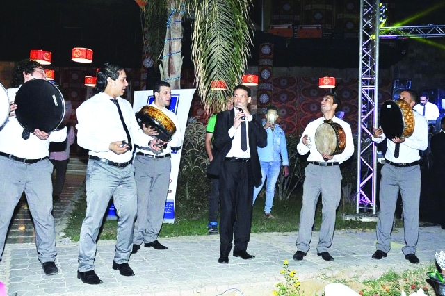 خيام مصر تستقطب الجمهور ببرامج ترفيهية