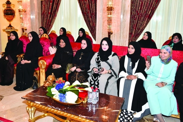 "جانب من كوادر الهيئة النسائية"