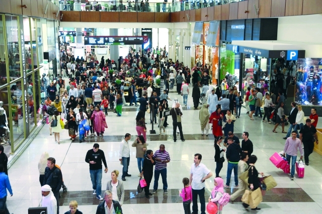 "■ دبي تزخر بمراكز تسوق عصرية تضم أفخم وأكبر العلامات التجارية | تصوير: عمران خالد"