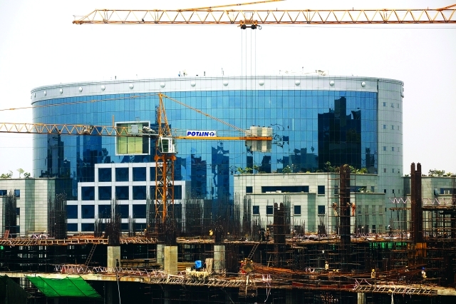 "■ الاستثمارات الإماراتية تعزز نمو الاقتصاد الهندي | البيان"