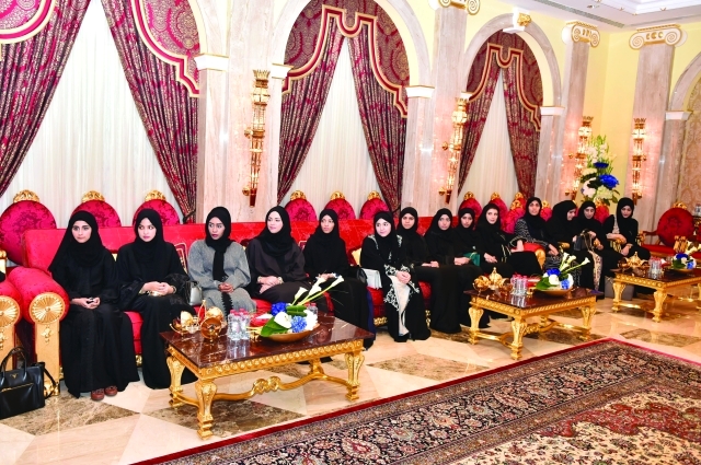 "عدد من المتفوقات خلال اللقاء"
