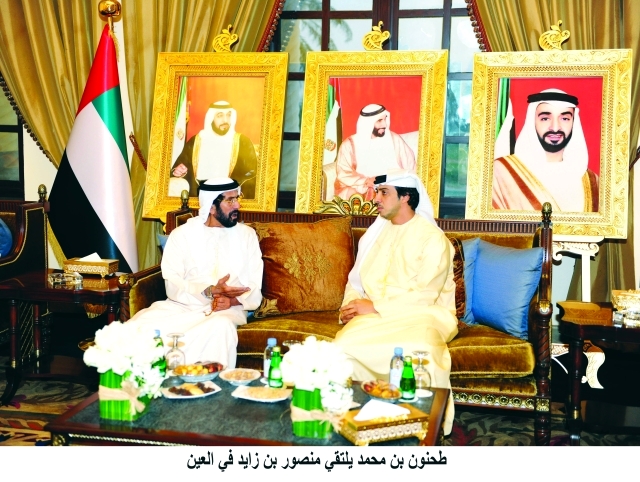 "■ طحنون بن محمد ومنصور بن زايد خلال اللقاء | وام"