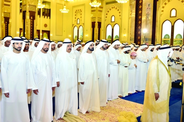 "■ محمد بن راشد وحمدان بن محمد وحمدان بن راشد ومكتوم بن محمد ومحمد بن خليفة وراشد بن حمدان وسعيد ومحمد بن مكتوم | تصوير: محمد هشام"