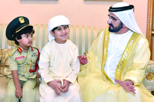 "■ نائب رئيس الدولة في حديث أبوي مع محمد بن منصور بن زايد ومحمد جابر"