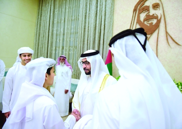 "■ وسموه مصافحاً المهنئين"