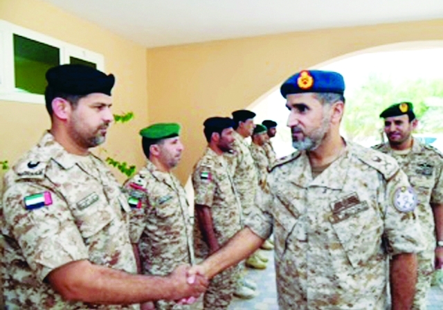 "■ فارس المزروعي يهنئ قيادة القوات البرية"