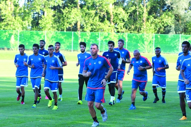 "■ لاعبو العميد خلال تدريباتهم في ألمانيا | البيان"