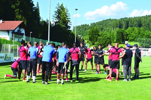 "■ جانب من تدريبات العين في النمسا"
