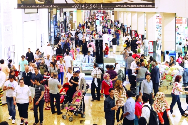 " فعاليات الصيف عززت تدفق المستوقين إلى المراكز التجارية | البيان"