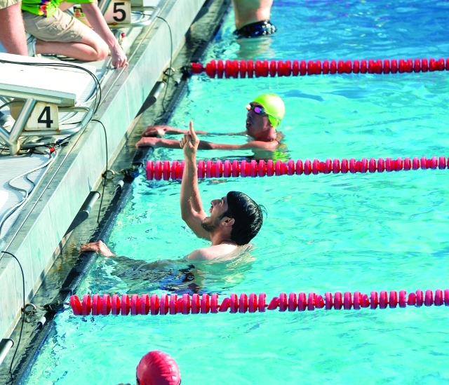 "■ خطأ اللمسة الأخيرة يحرم التاجر من الذهب | تصوير - جابر عابدين"