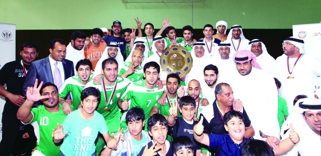 "■ فريق الخليج توج بطلاً للدوري موسم 2013 / 2014 | البيان"