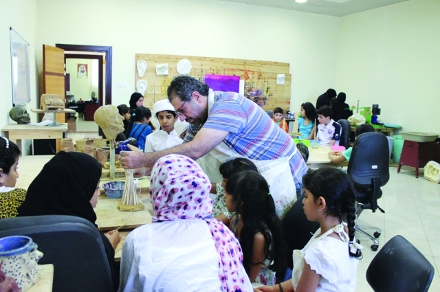 "ورش تاهيلية متنوعة تستتقطب اهتمام الفئات كافة"