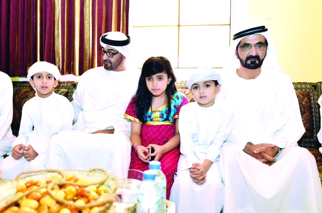 "محمد بن راشد ومحمد بن زايد وأنجال الشهيد ــ تصوير: محمد هشام"