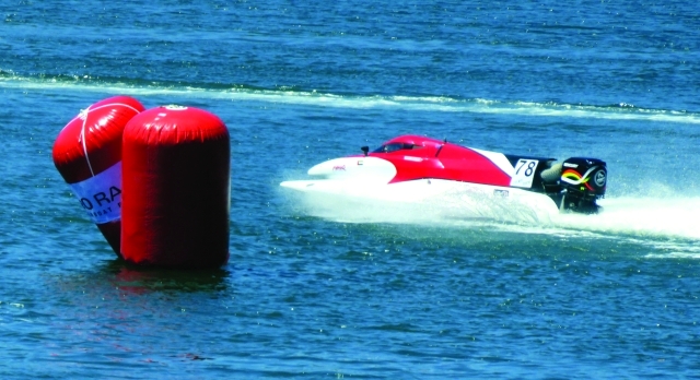 "■ الزورق فيكتوري78 منطلقاً في سباق الزمن قبل تعرضه للانقلاب | البيان"