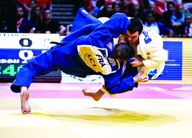 "■ جانب من منافسات دوري ايبيك | البيان"