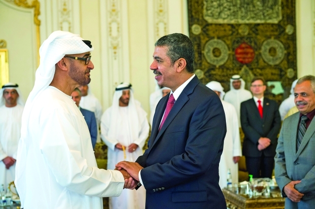 "■ سموه مصافحاً نائب الرئيس اليمني خلال الاستقبال"