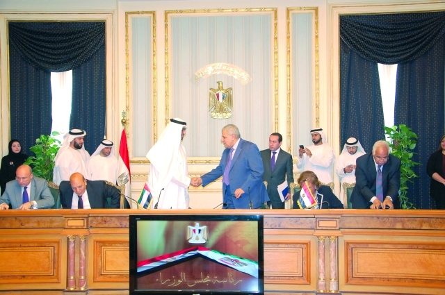 "د. سلطان الجابر يسلم الحكومة المصرية المشروعات الإماراتية | البيان"